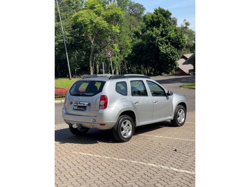 RENAULT - DUSTER - 2012/2013 - Prata - R$ 51.000,00