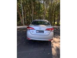 TOYOTA - YARIS - 2022/2023 - Prata - R$ 87.000,00