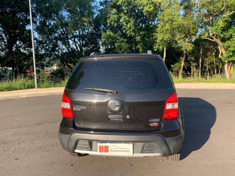 NISSAN - LIVINA - 2009/2010 - Preta - Sob Consulta