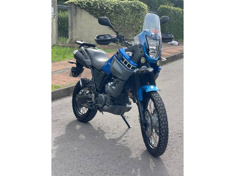 YAMAHA - XT - 2011/2012 - Azul - R$ 33.500,00