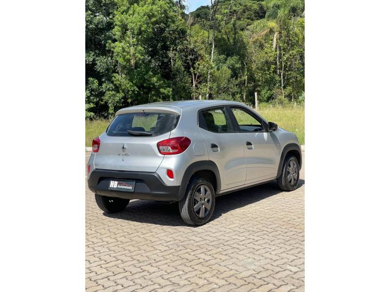 RENAULT - KWID - 2022/2023 - Prata - R$ 51.600,00