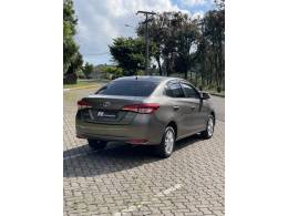 TOYOTA - YARIS - 2019/2019 - Cinza - R$ 75.000,00