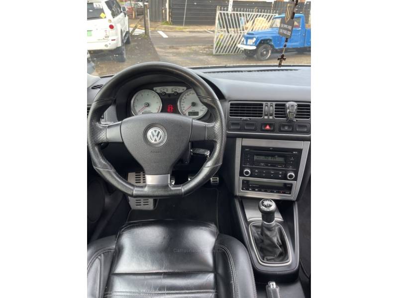 VOLKSWAGEN - GOLF - 2011/2012 - Prata - R$ 58.900,00