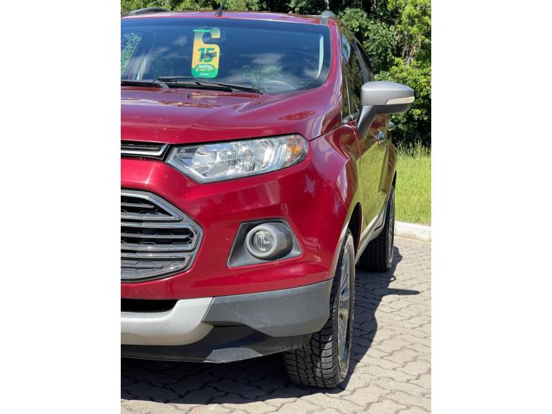 FORD - ECOSPORT - 2014/2015 - Vermelha - R$ 58.000,00