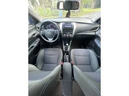 TOYOTA - YARIS - 2019/2019 - Cinza - R$ 75.000,00