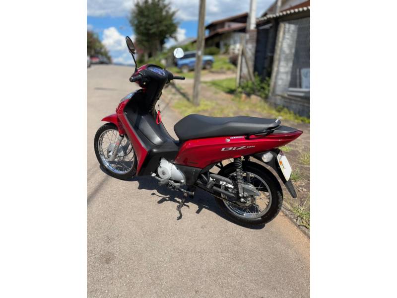 HONDA - BIZ 125 - 2013/2014 - Vermelha - R$ 11.000,00