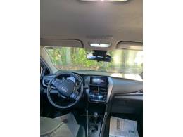 TOYOTA - YARIS - 2022/2023 - Prata - R$ 87.000,00