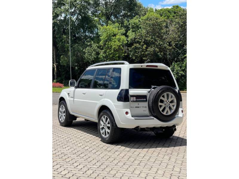 MITSUBISHI - PAJERO TR4 - 2013/2014 - Branca - R$ 64.000,00