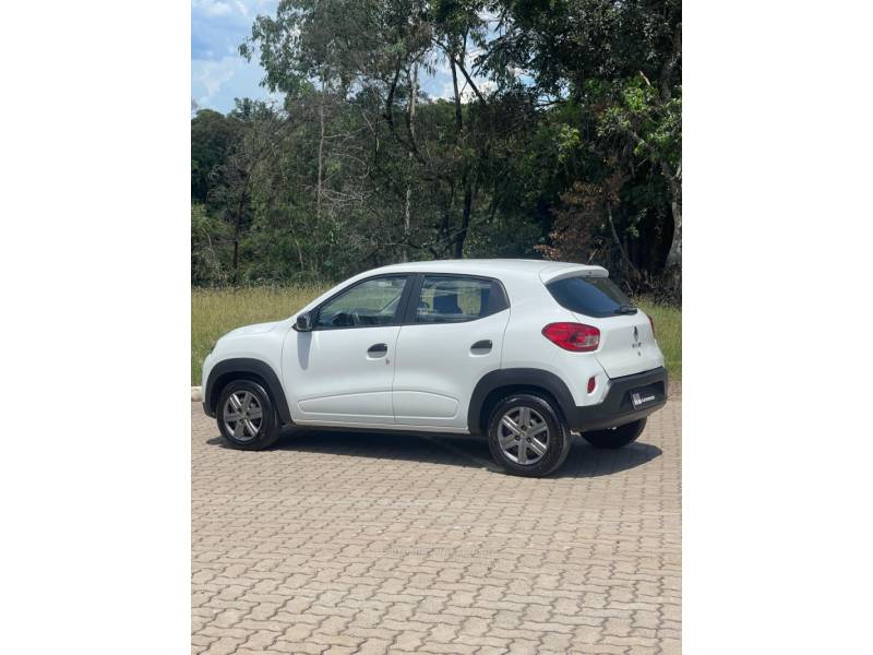 RENAULT - KWID - 2022/2023 - Branca - R$ 47.000,00