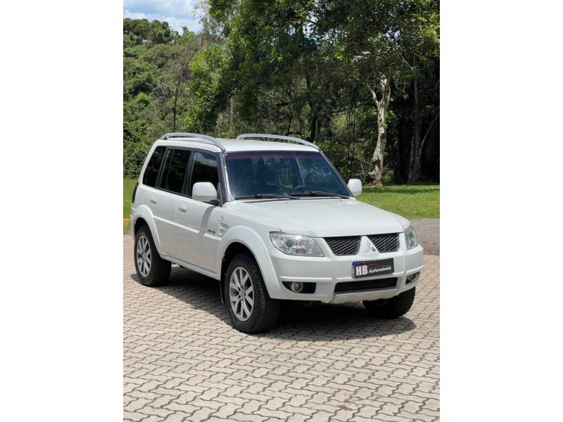 MITSUBISHI - PAJERO TR4 - 2013/2014 - Branca - R$ 64.000,00