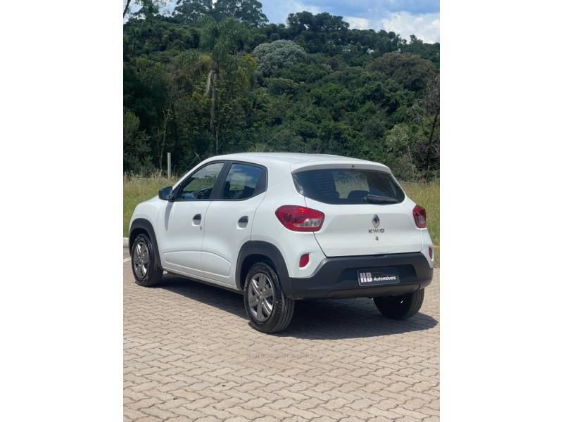 RENAULT - KWID - 2022/2023 - Branca - R$ 47.000,00